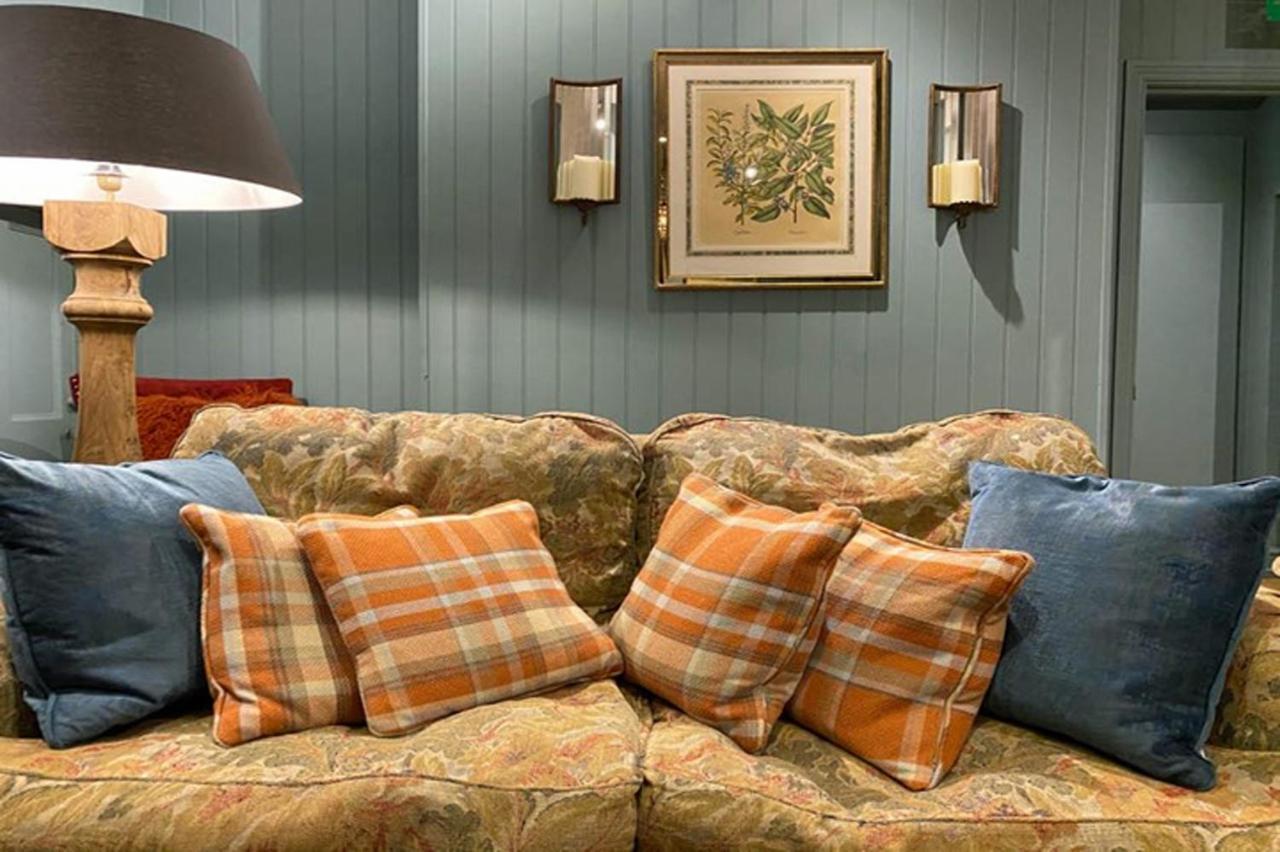 Bampton Townhouse Hotel Buitenkant foto