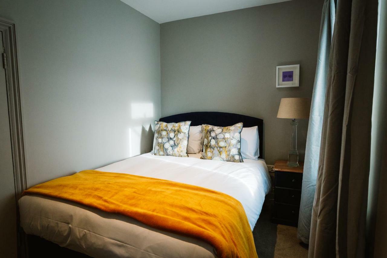 Bampton Townhouse Hotel Buitenkant foto
