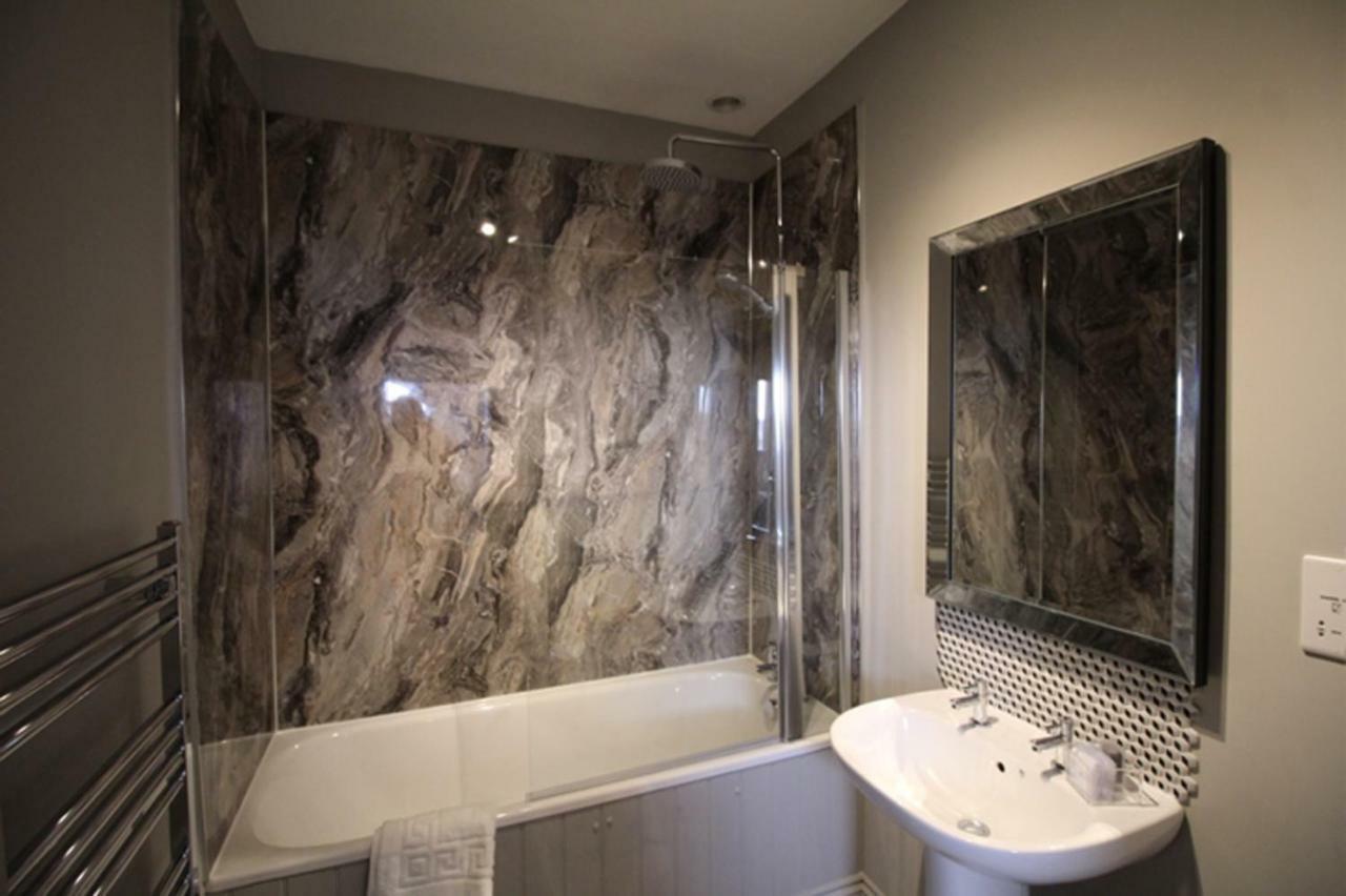 Bampton Townhouse Hotel Buitenkant foto